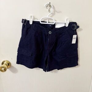 New GAP women’s cargo navy blue shorts size 2 NWT